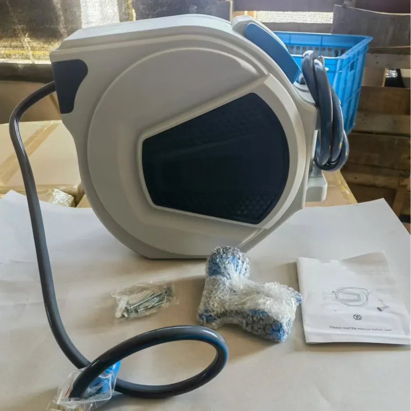 Garden Hose Reel Automatic Retractable 30M - 30m自動巻き取り式壁掛けガーデンホースリール、自動巻き戻し式ウォーターパイプドラム、洗車、水やり用、アメリカ仕様
